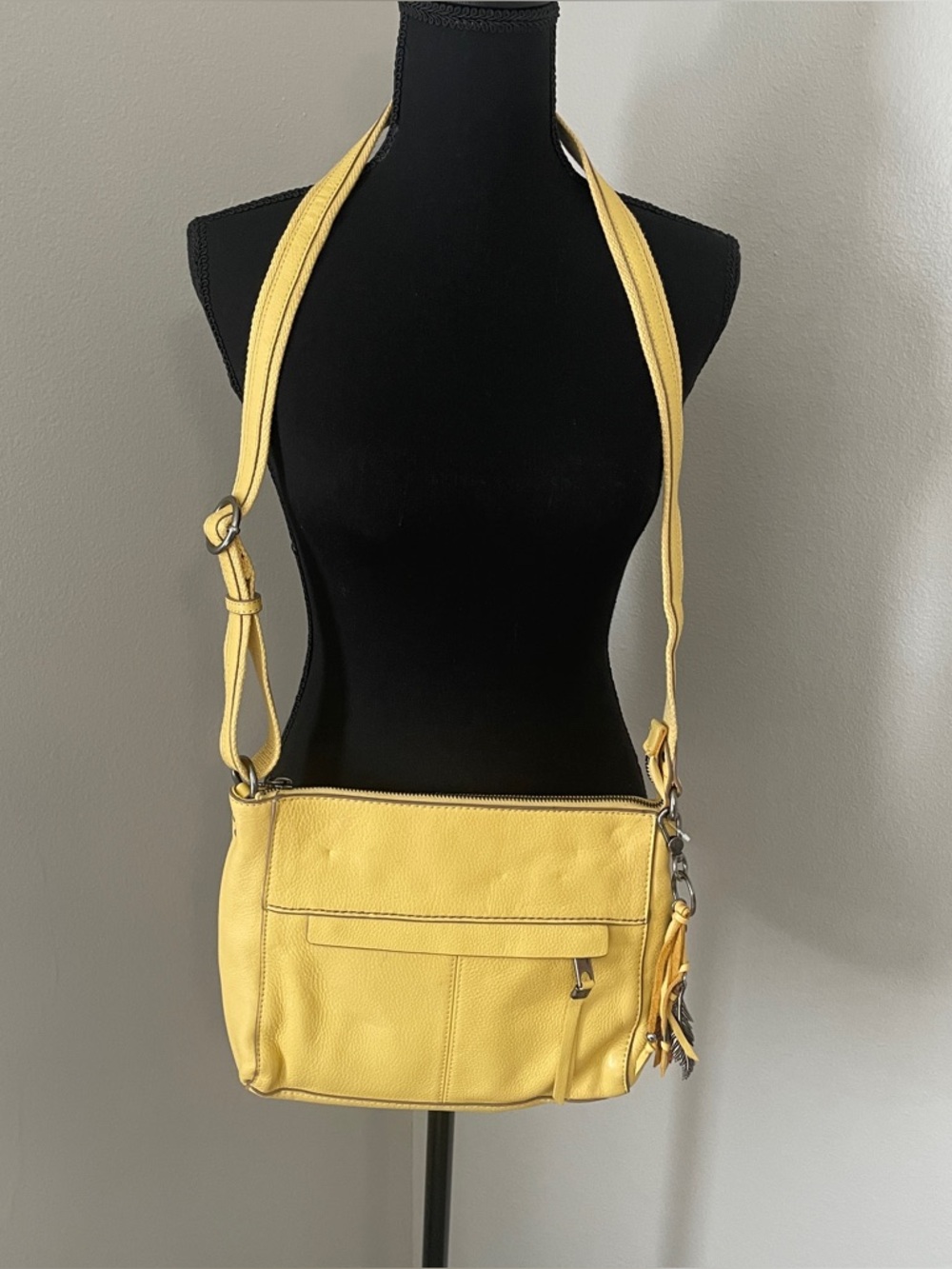 THE SAK Alameda Yellow‎ Pebbled Leather Handbag Crossbody w/ Feather Charms Boho